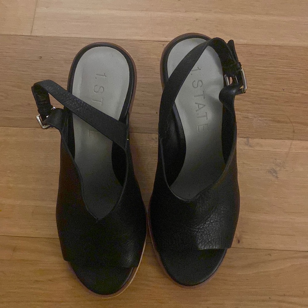 1.State beautiful sandal